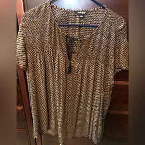 Women’s Large, short sleeve Lucky Brand.